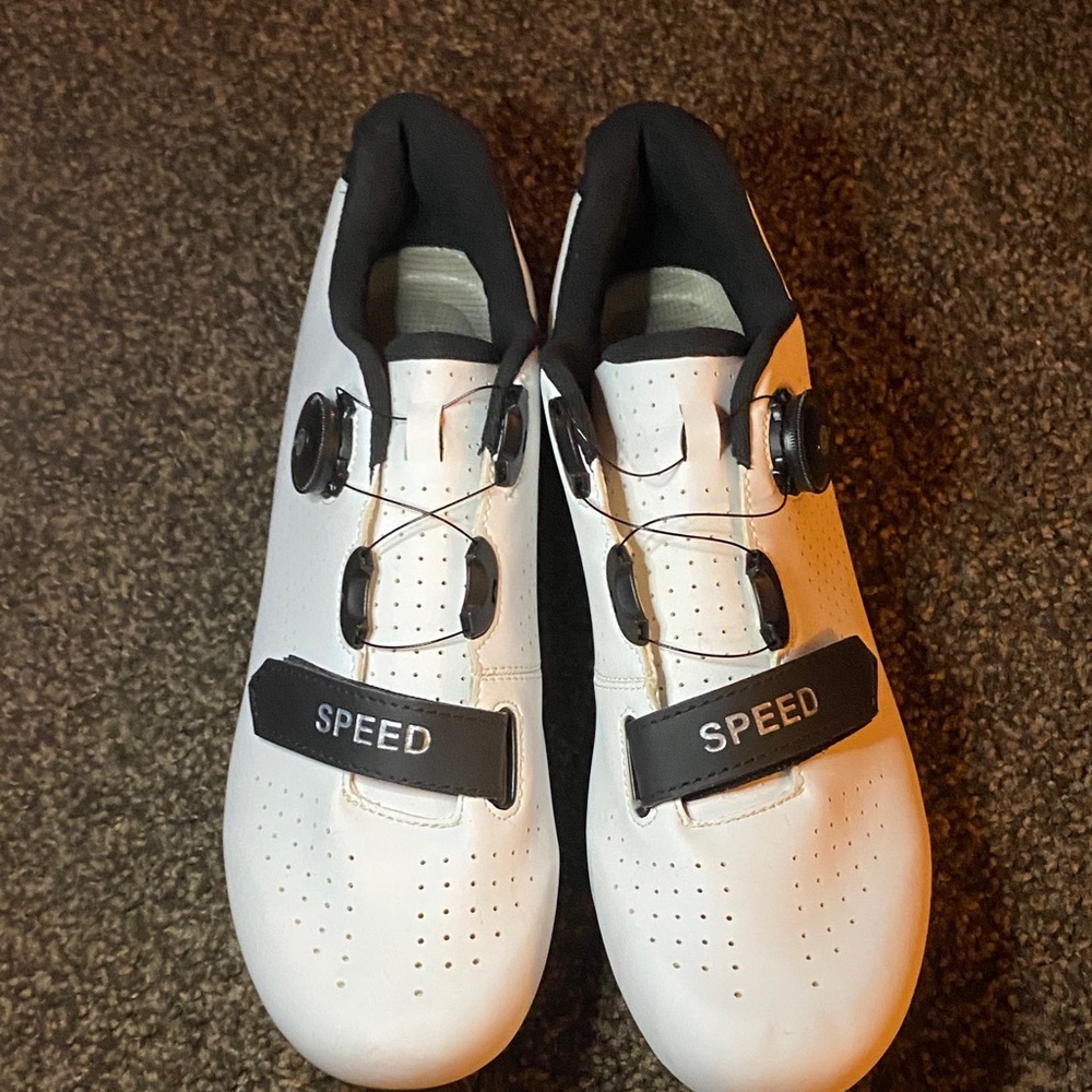 Aspeed Men's Black and White Athletic Shoes